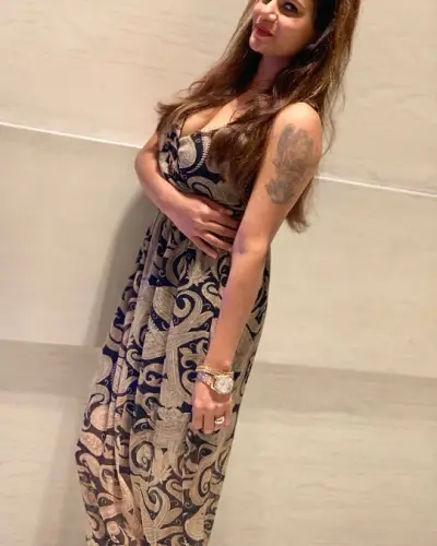 Nadaun Escort